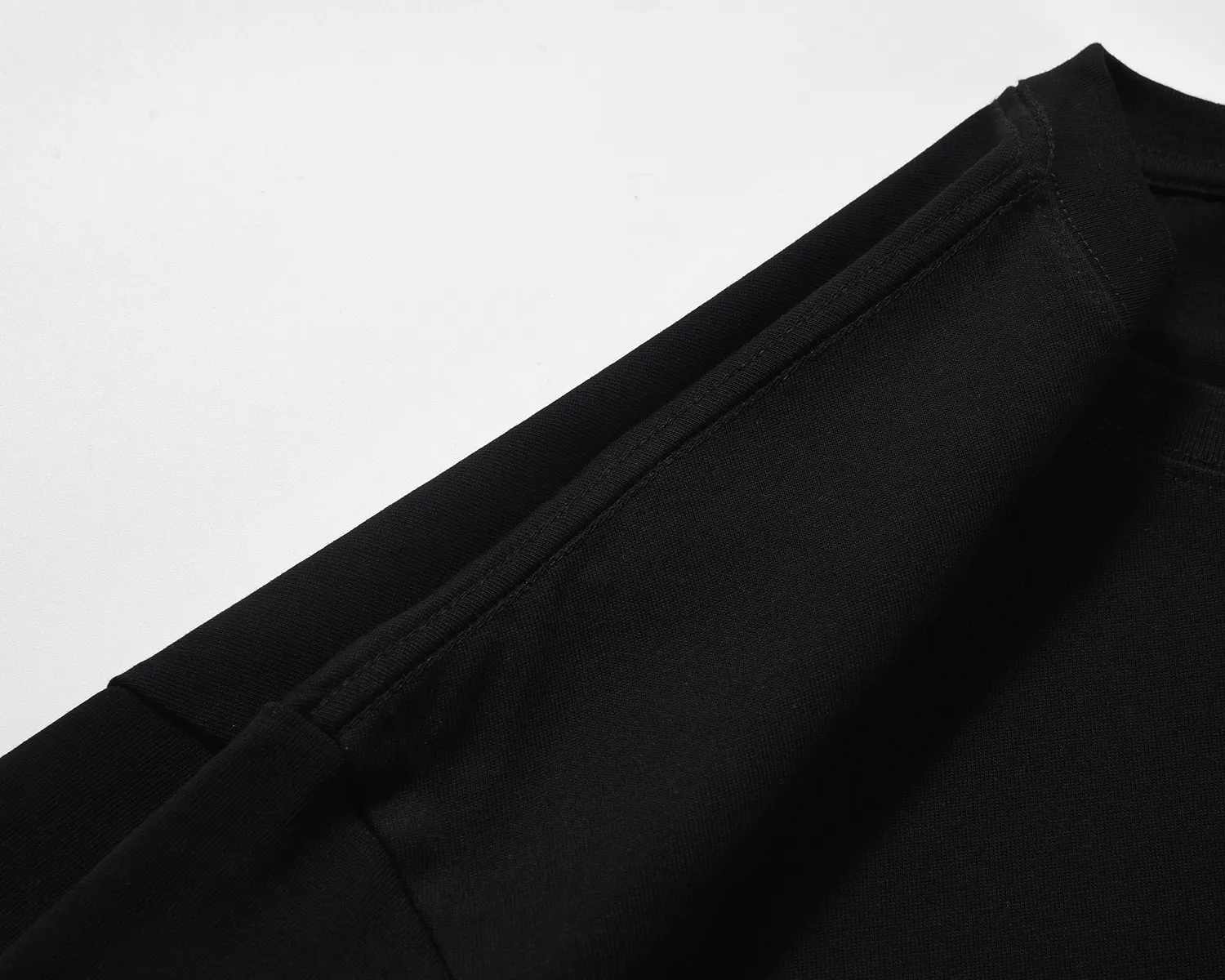 《 Quality》 MONCLER MC Same Style T 2024 New Arrival 260 Versatile ：Black White Sizes： S M L XL XXL